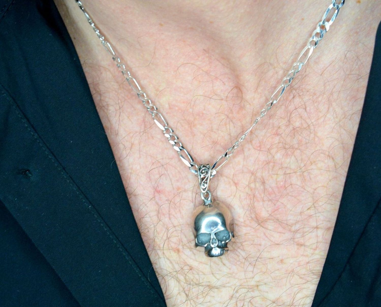 Srebrny łańcuszek 925 figaro 4,5 mm rodowany DIA-LAN-565165R-120-925 4,5mm. Srebrny łańcuszek najwyższej próby srebra 925. Łańcuszek srebrny o splocie figaro idealny na prezent. Łańcuszek srebrny o wadze 11,40 gram i szerokości 4,5.jpg